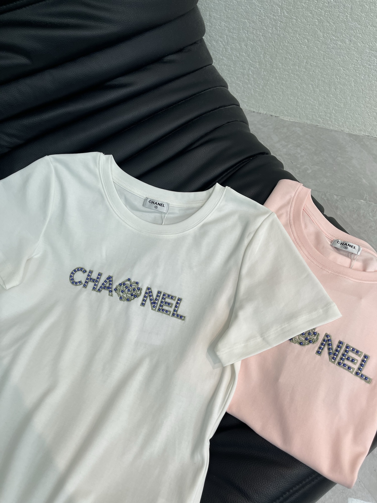 Women's short sleeves